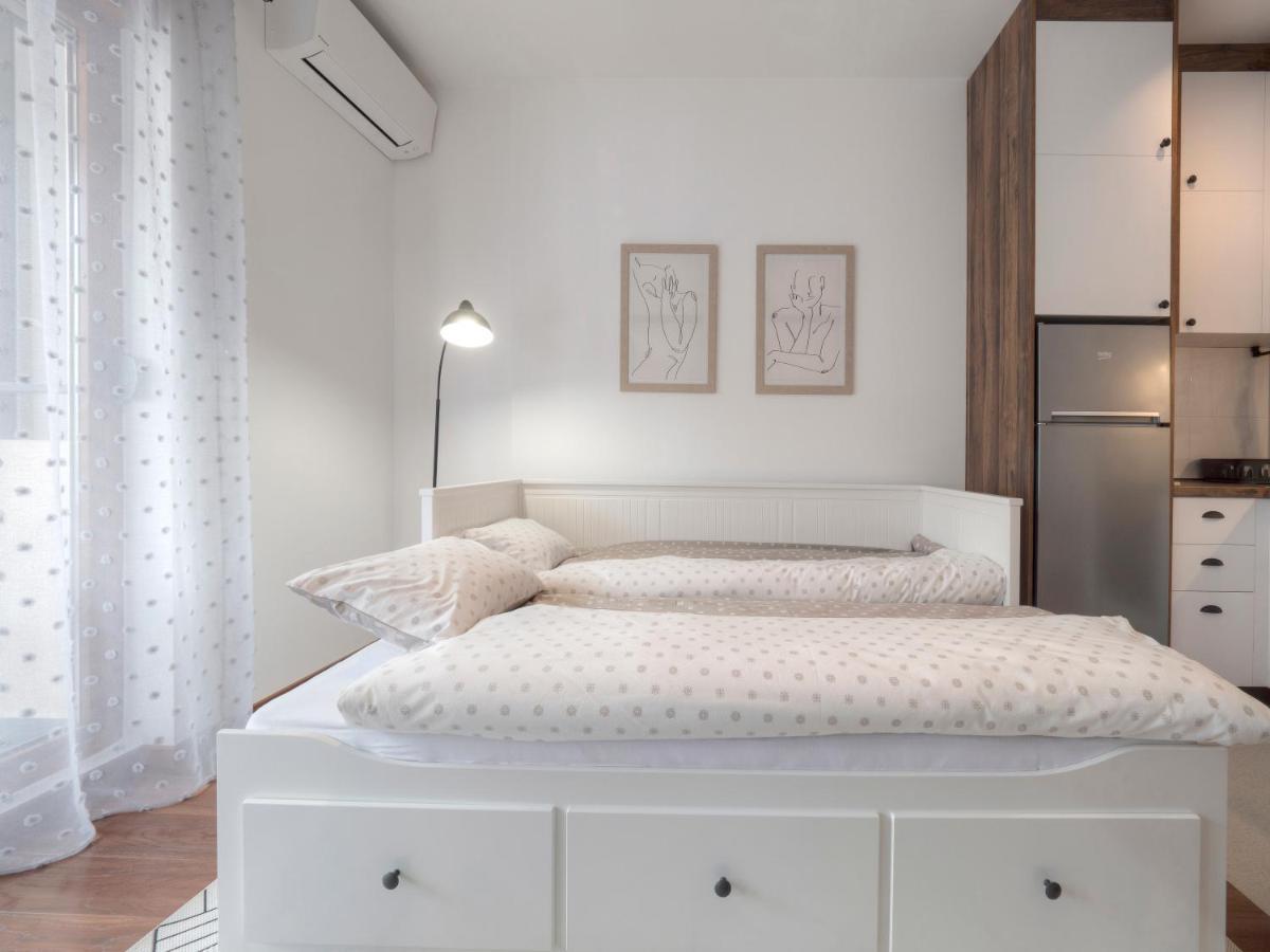 Cozy Studio Apartment Mila พอดโกริกา ภายนอก รูปภาพ